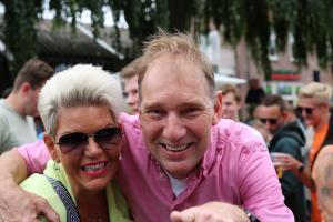 Jubilerende Weijenborg presenteert 'Hemels Hollands' met bekende live artiesten