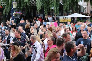 Jubilerende Weijenborg presenteert 'Hemels Hollands' met bekende live artiesten