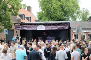 Jubilerende Weijenborg presenteert 'Hemels Hollands' met bekende live artiesten