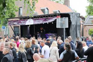Jubilerende Weijenborg presenteert 'Hemels Hollands' met bekende live artiesten
