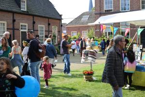 Straatfestival en Kleurrijk in de Hof
