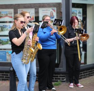 Straatfestival en Kleurrijk in de Hof
