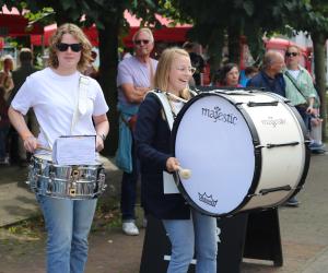 Straatfestival en Kleurrijk in de Hof