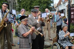 Straatfestival en Kleurrijk in de Hof
