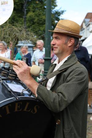 Straatfestival en Kleurrijk in de Hof