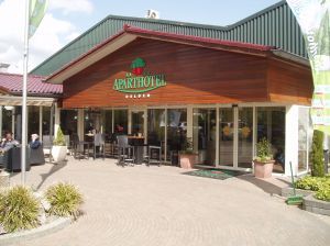 Jonge vluchtelingen in Delden tijdelijk opgevangen aan de Morsweg