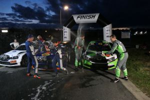 Beeld en geluid: Deldenaar Ten Vregelaar pakt derde plek in Twente Rally