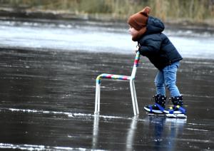 IJsbaan in Twickel geopend op donderdag 11 januari 2024
